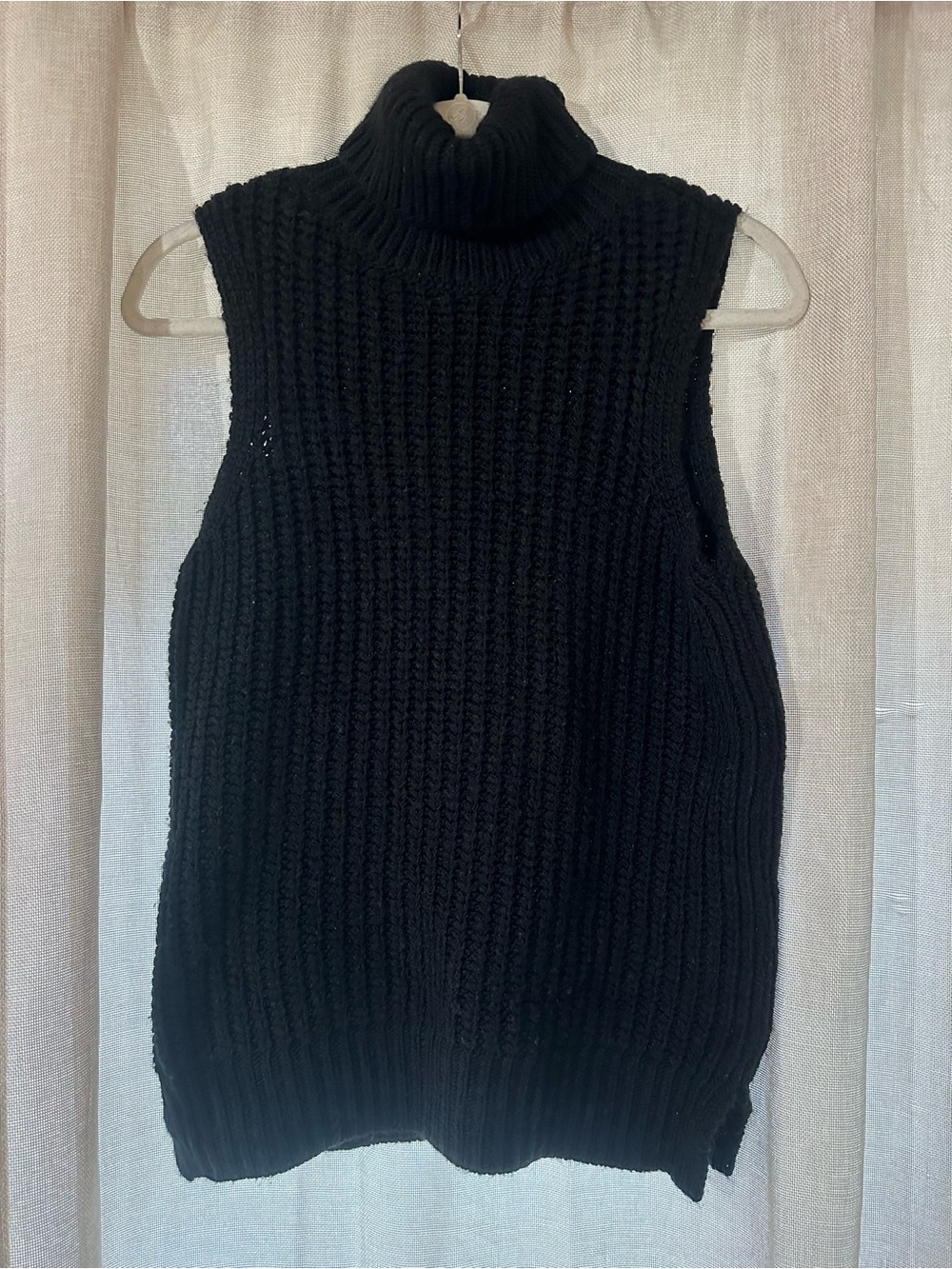 New Look Black Sleeveless Turtleneck Knit Sweater size S